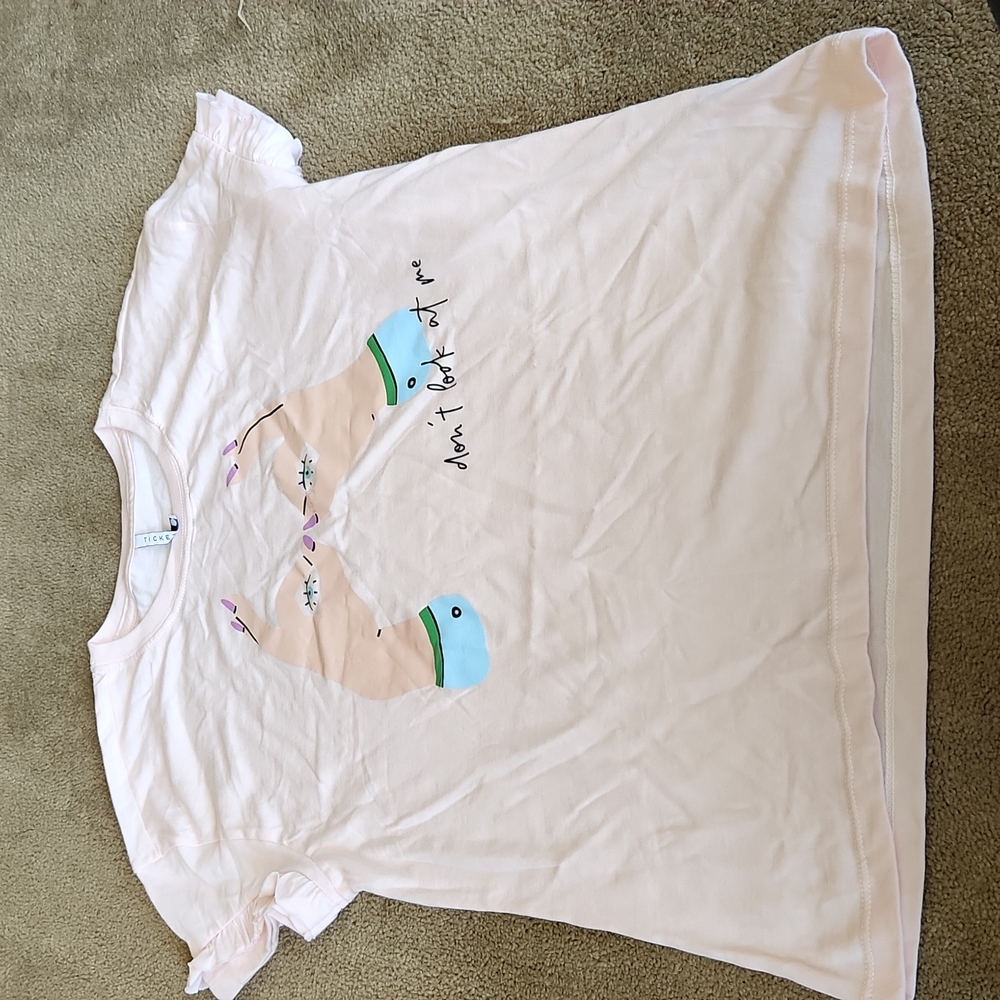 XS Light pink tee